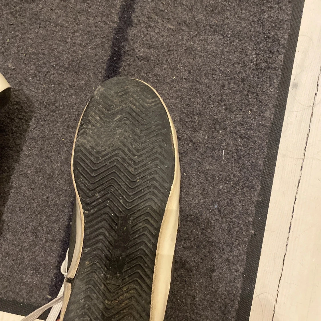 Grå sneakers från Philippe Model - 4