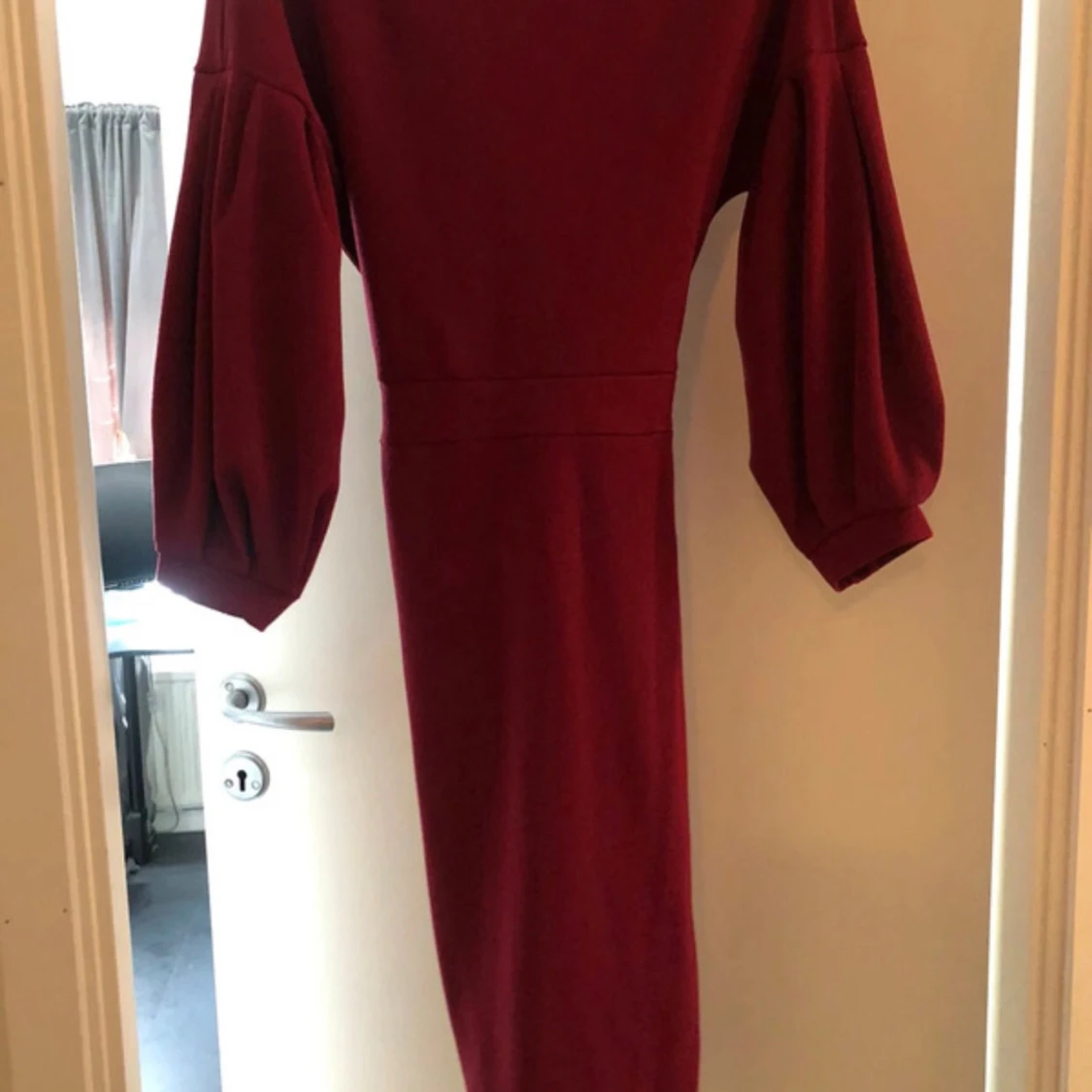 Vinröd omlottklänning från Boohoo Night - 2