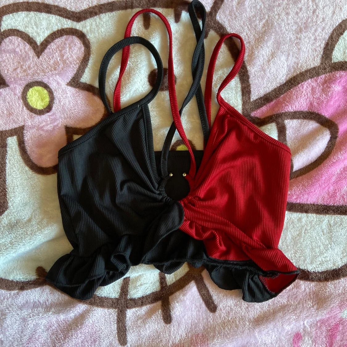 Tvåfärgad croppad topp från SHEIN