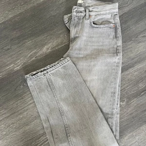 Jeans  - super söta jeans från gina som tyvärr blivit för små!💕