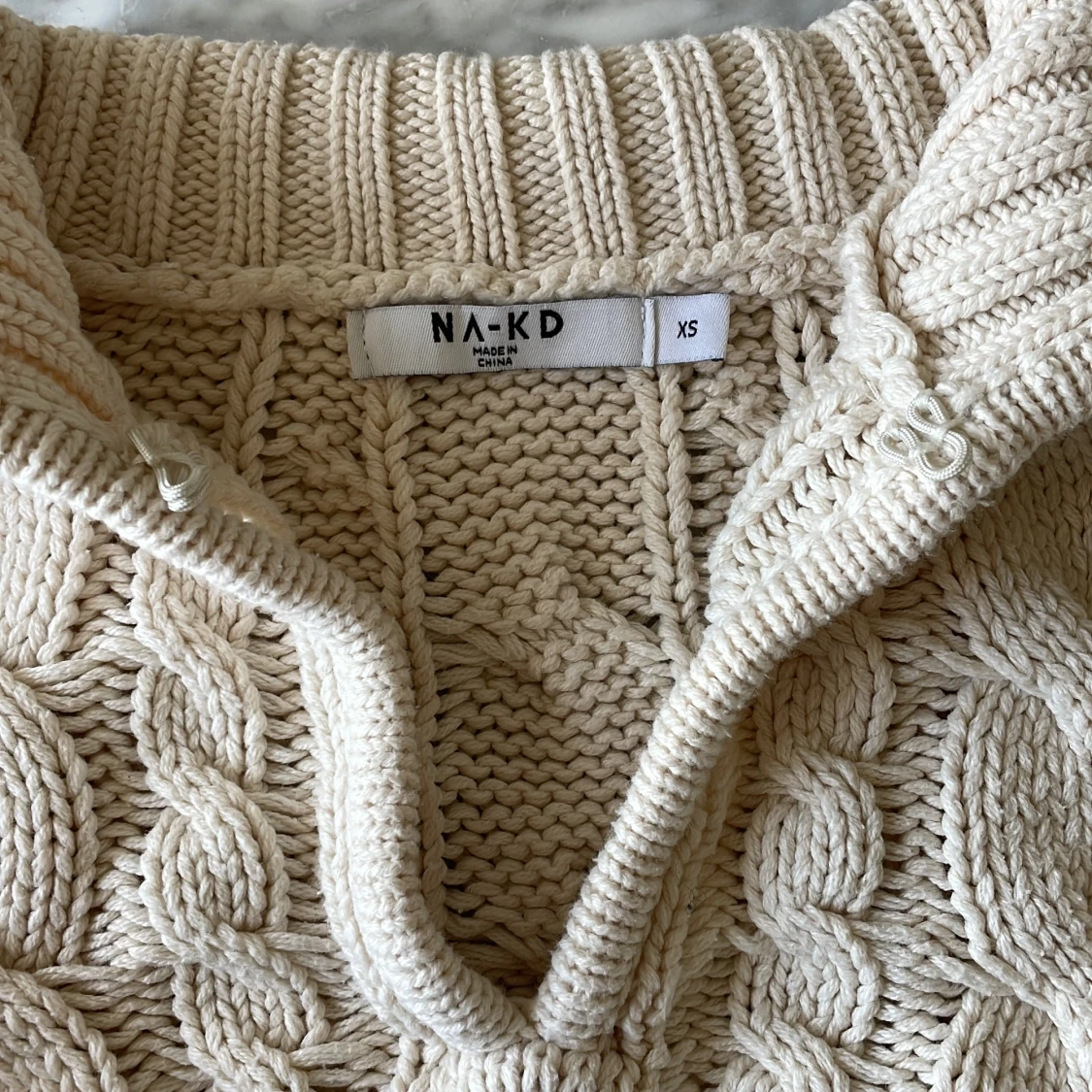 Beige stickad croppad tröja från NA-KD - 3