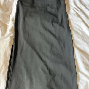 Långkjol  - Säljer denna långkjol från Shein! Mycket bra skick, har aldrig används, storlek s