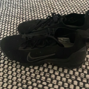 Nike vapormax - Säljer ett par svarta Nike vapormax i storlek 41,  säljer de för att de är för små