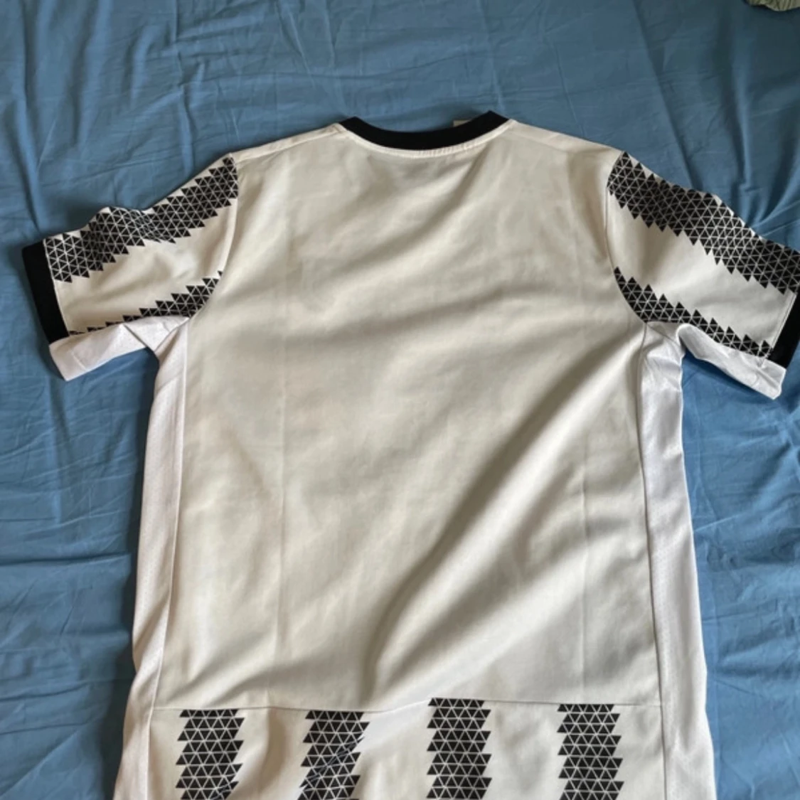 Juventus hemmatröja 2022/23 från Adidas - 4