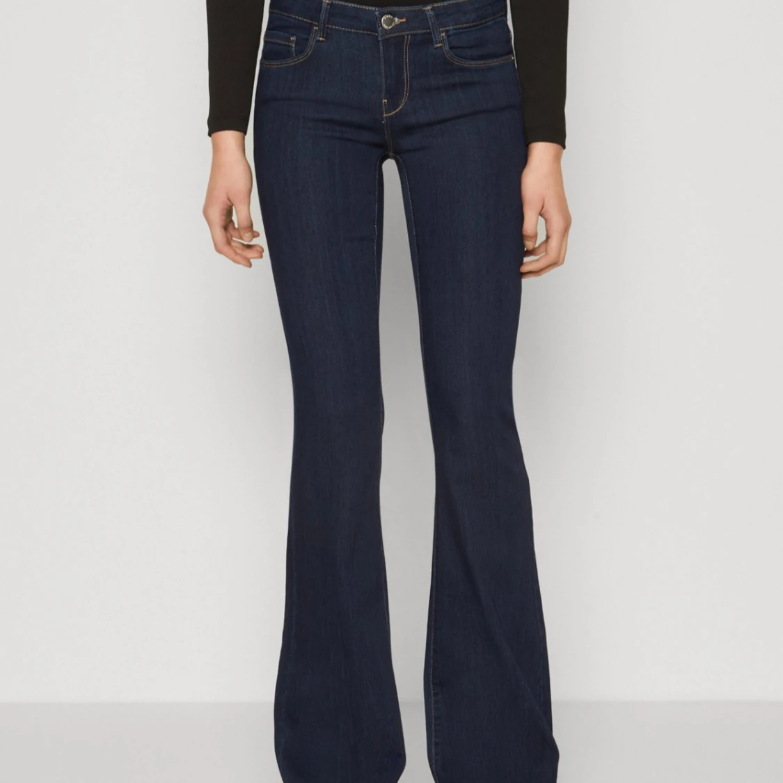 Mörkblå bootcut jeans från ONLY