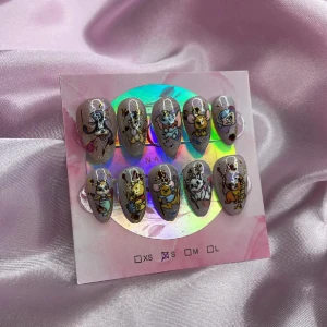 Cartoon (S); Short Almond;Curved - S: 15 mm, 11,5 mm, 12 mm, 11 mm, 9 mm 