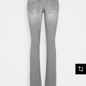 ltb valerie bootcut jeans - Grå bootcut jeans säljes, sitter bra och är snygg