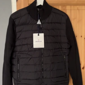 Moncler whool jacka  🏆 PRIS KAN DISKUTERAS 🏆  - Moncler jacka för liten för mig helt ny 