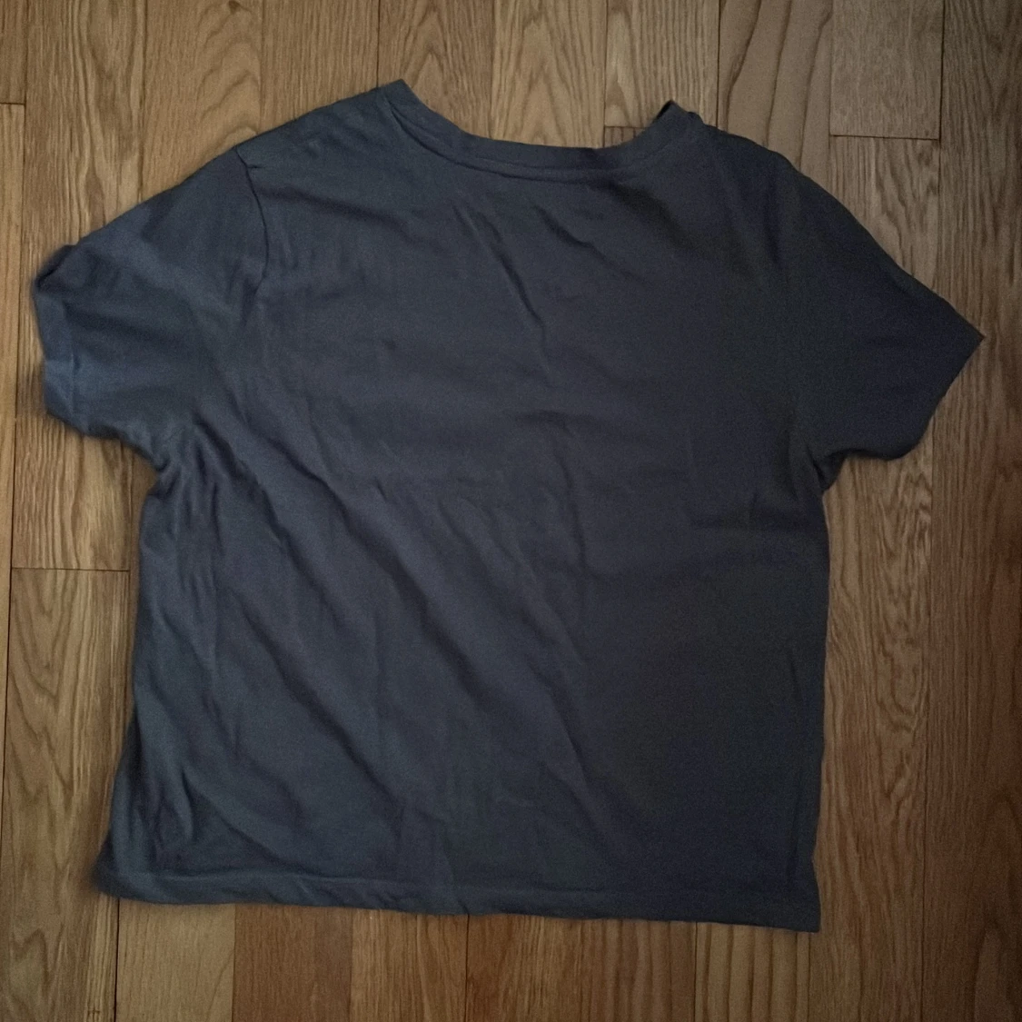 Mörkgrå t-shirt med New York-tryck från Pull&Bear - 1