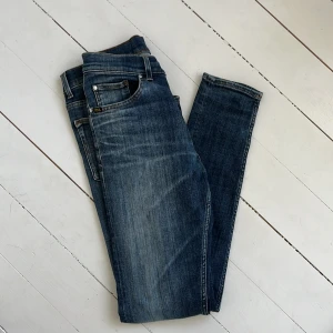 Washed Tiger of Sweden i style evolve - Säljer dessa tiger of Sweden jeans för riktigt billigt! Inga defekter, då man brukar vilja ha dom washed. Style evolve. Storlek w30 L32. Kom med frågor. 