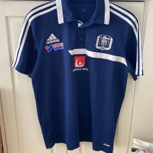 Adidas träningströja large  - Adidas träningströja i large. Fri frakt i ngn dag till. 