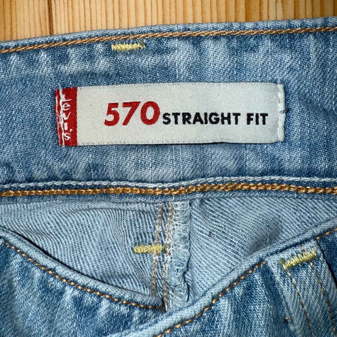 Lågmidjade Levis jeans - 1