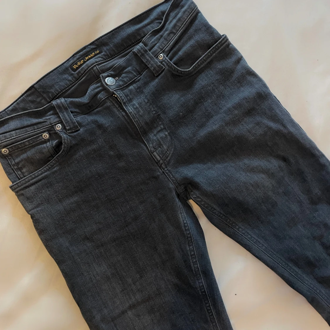 Mörkgråa  jeans från Nudie Jeans - 1