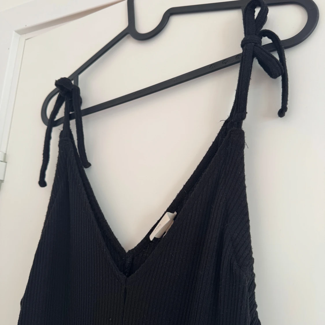 Svart stickad långklänning - 1