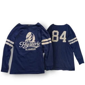 Hysteric glamour jersey - Vintagetröja från hysteric glamour 100% bomull, riktigt bra skick och väldigt exklusiv. Skriv om du in har några funderingar!