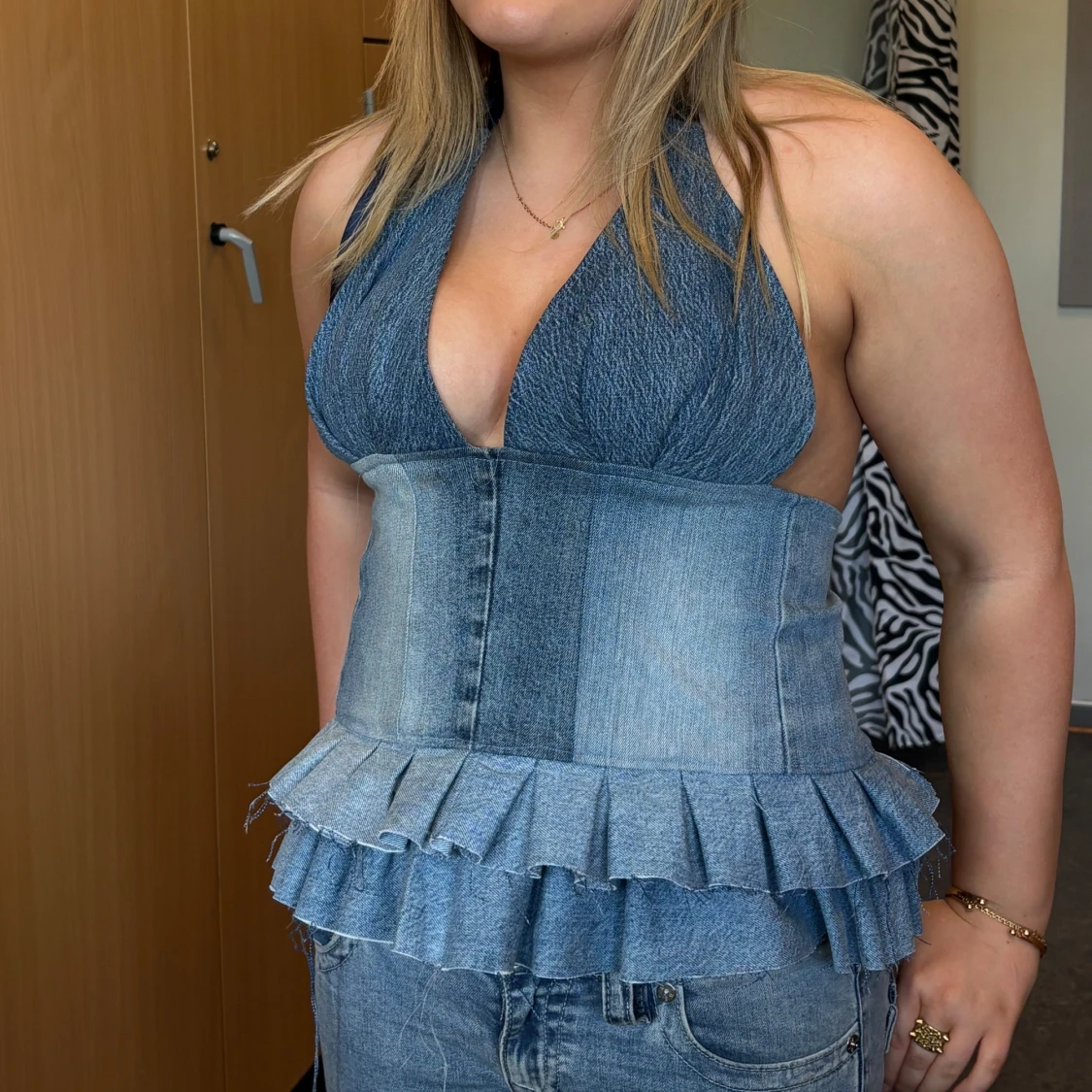 Jeans korsettopp med volang och leoparddetalj - 1