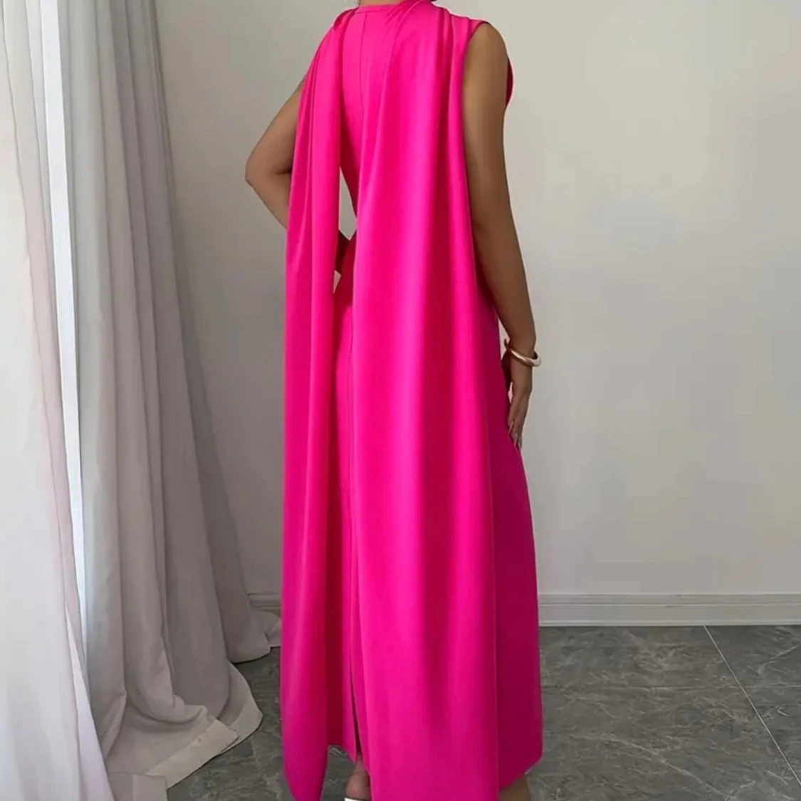 Ceriserosa långklänning med cape/sjal detalj - 2