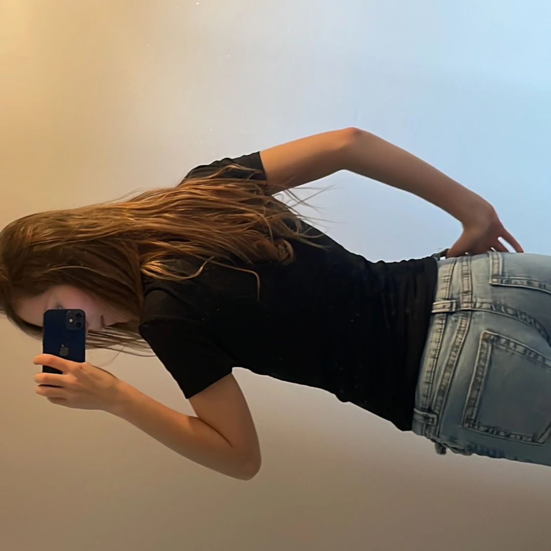 Svart basic t-shirt - 1