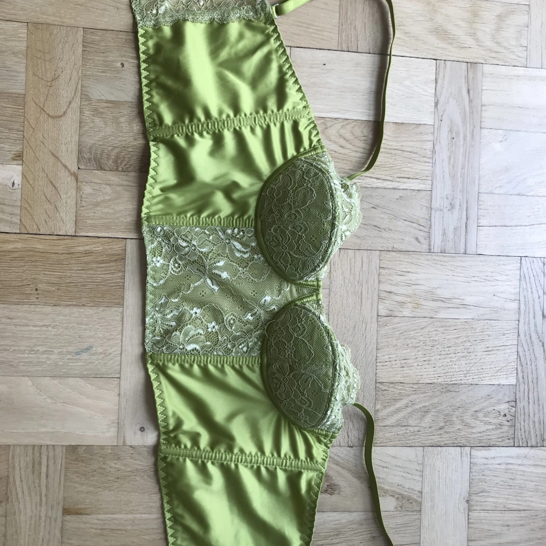 Grön korsetttopp - 1