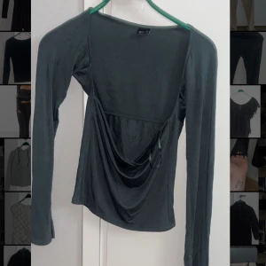 Grönt Gina set - Grönt jätte snyggt Gina set. Tröjan är i m och byxorna i s. 