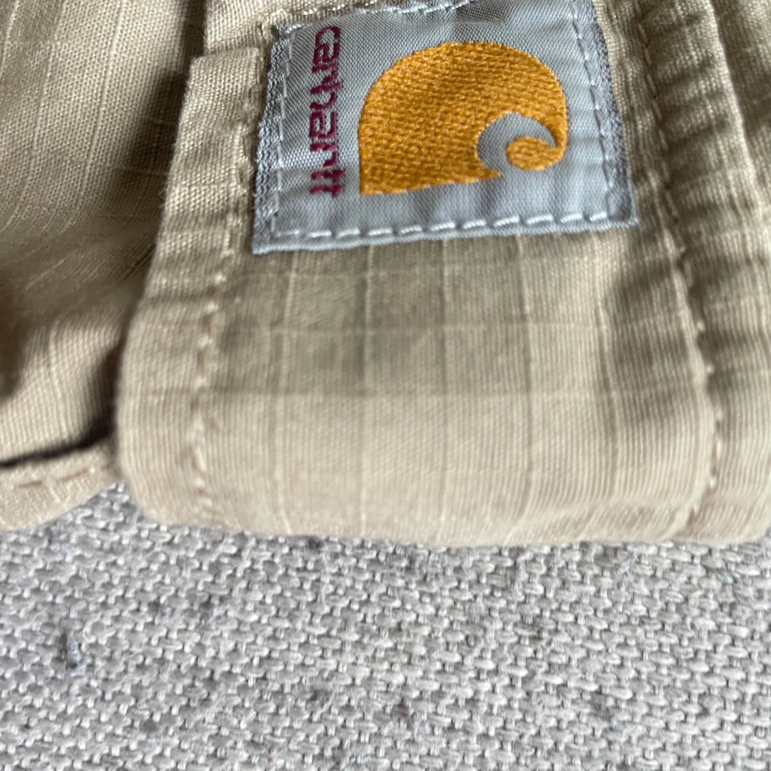 Beiga cargobyxor från Carhartt - 2