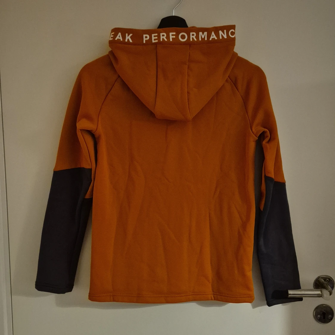 Peak Performance zip up - 1