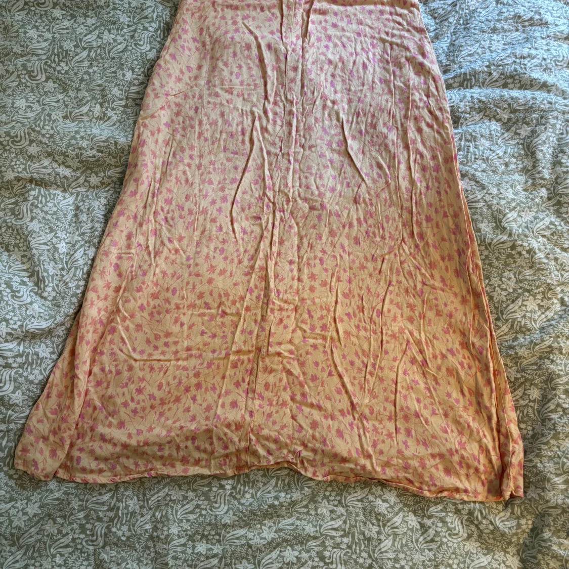 Långkjol med blommigt mönster från Pull&Bear - 1