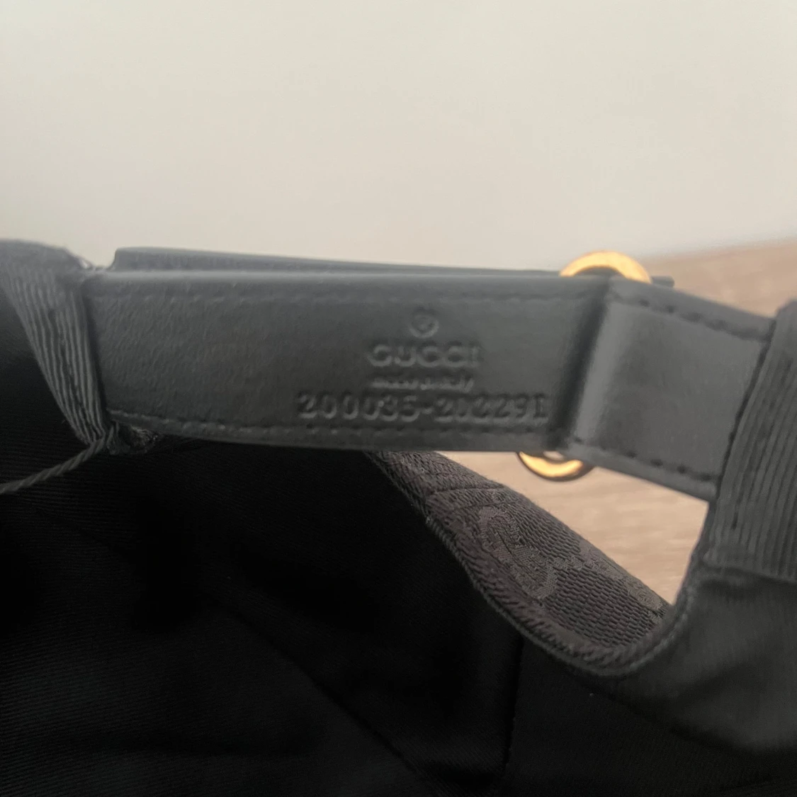 Svart keps från Gucci med grönt och rött band - 2