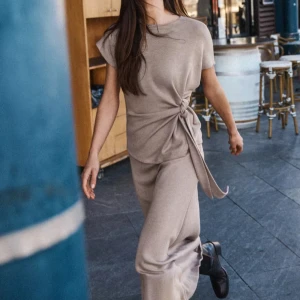 Zara tröja  - Zara tröja med knyt ! Skit snygg jag har aldrig använt ! 