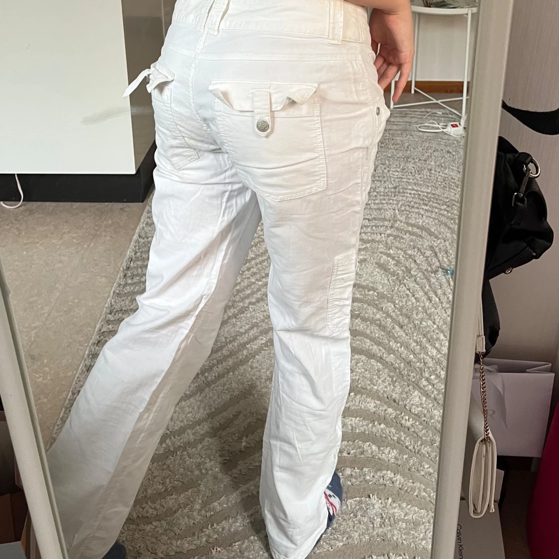 Vita cargopants från Lindex - 2