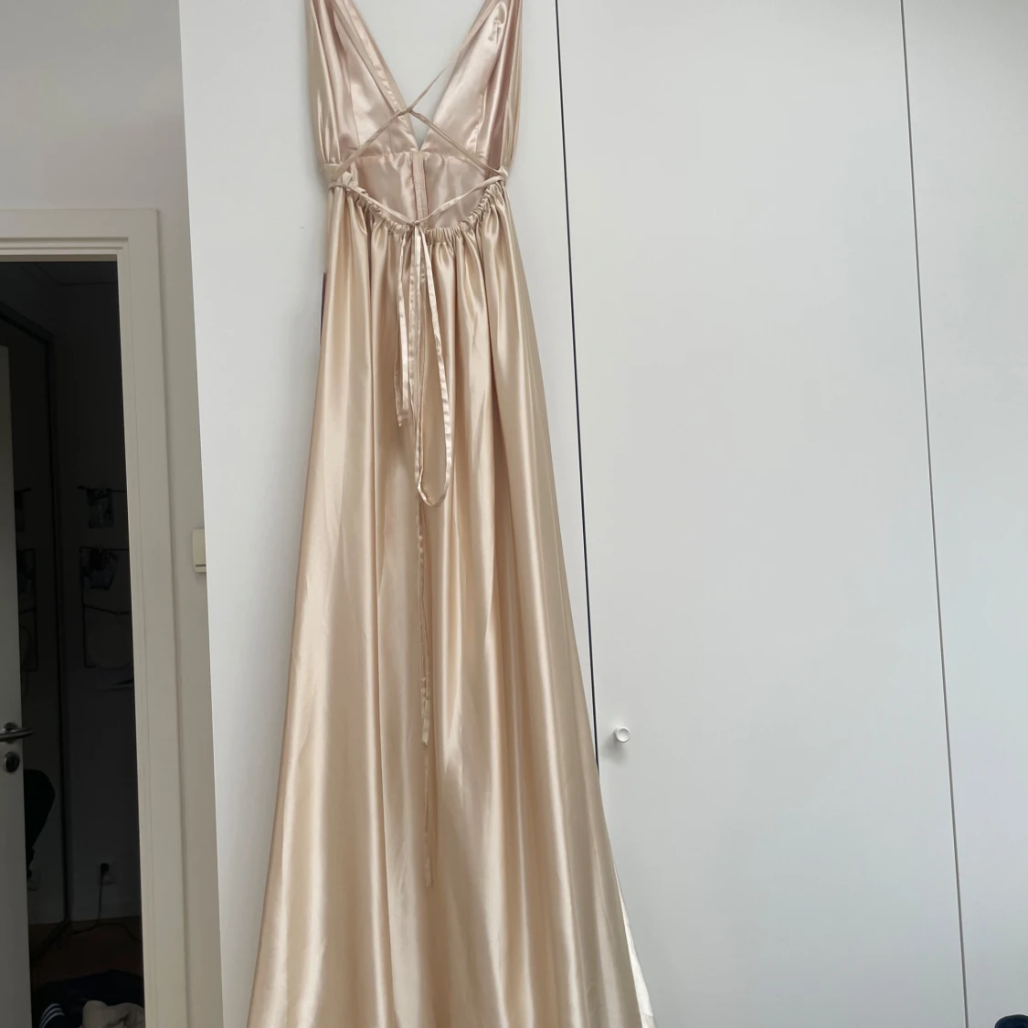 Champagnefärgad långklänning/balklänning - 4