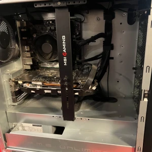 Gamingdator – i7, GTX 1060, 16GB RAM – Klar för spel! - Säljer en stabil gamingdator som klarar de flesta spel utan problem! Perfekt för någon som vill ha en färdigbyggd och redo burk för gaming, studier eller vardagsbruk.  nyinstallerad och redo  Pris kan diskuteras