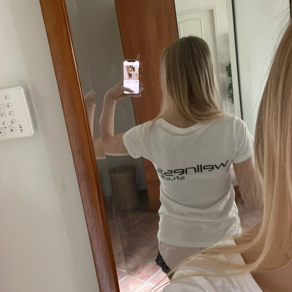 Vit t-shirt Wellness Studio - 1