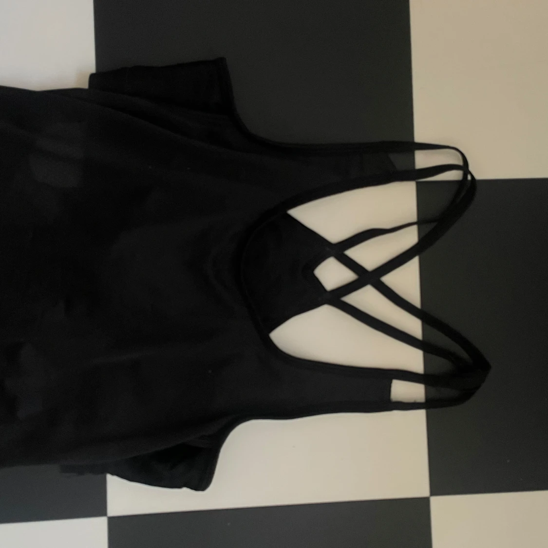 Svart linne med inbyggd sportbh - 1