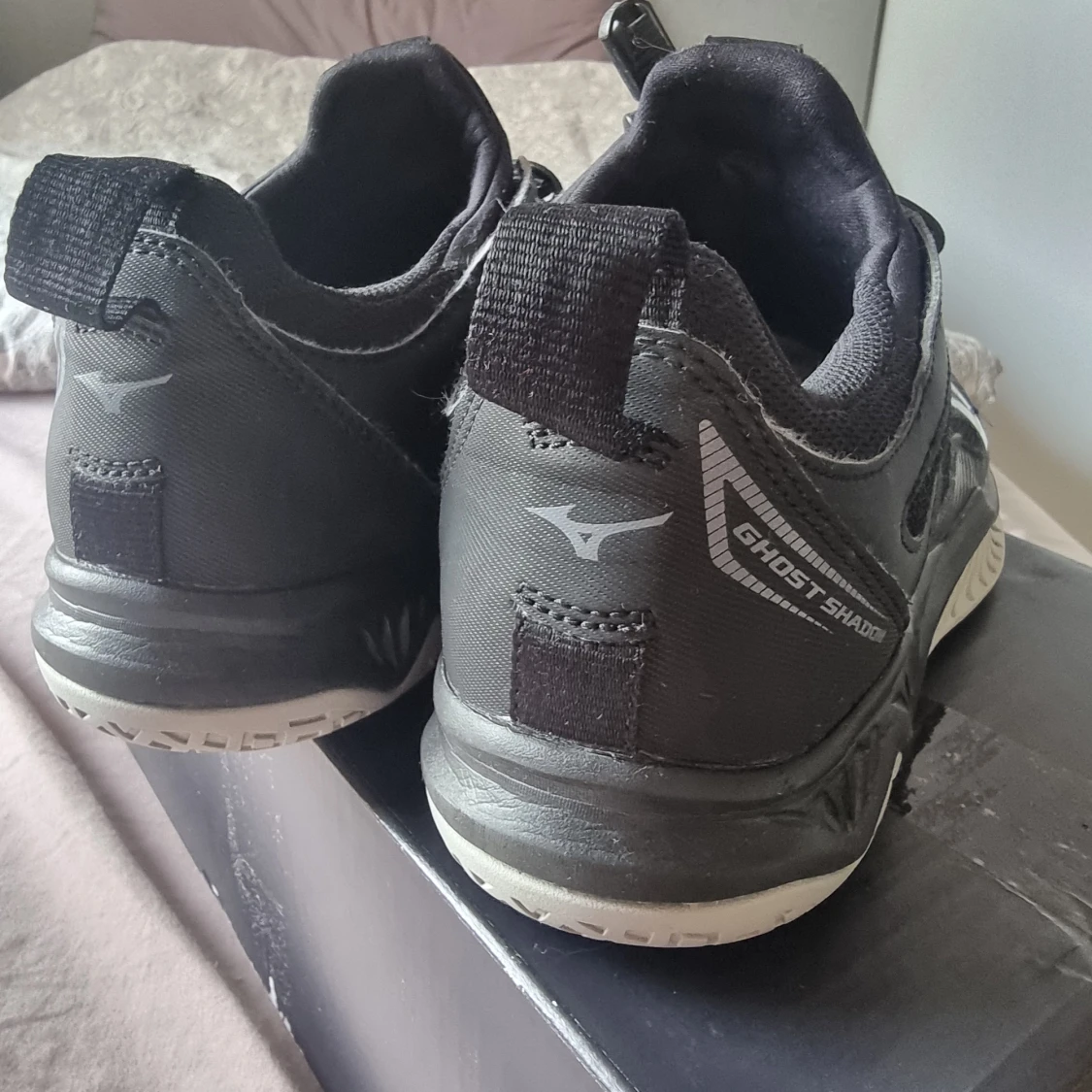 Svarta Mizuno Ghost Shadow sneakers - 2