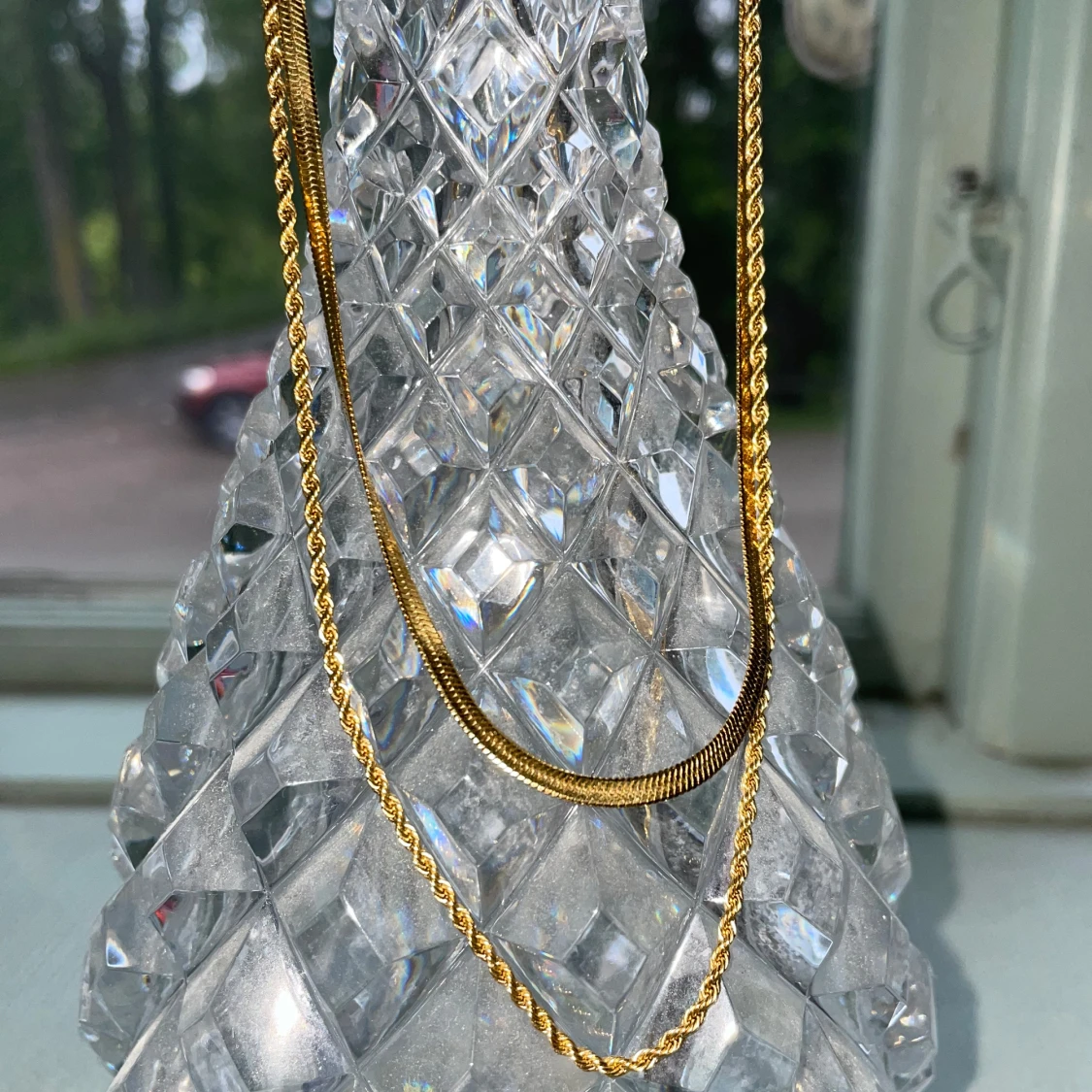 Dubbelguldigt halsband med kedjor - 1