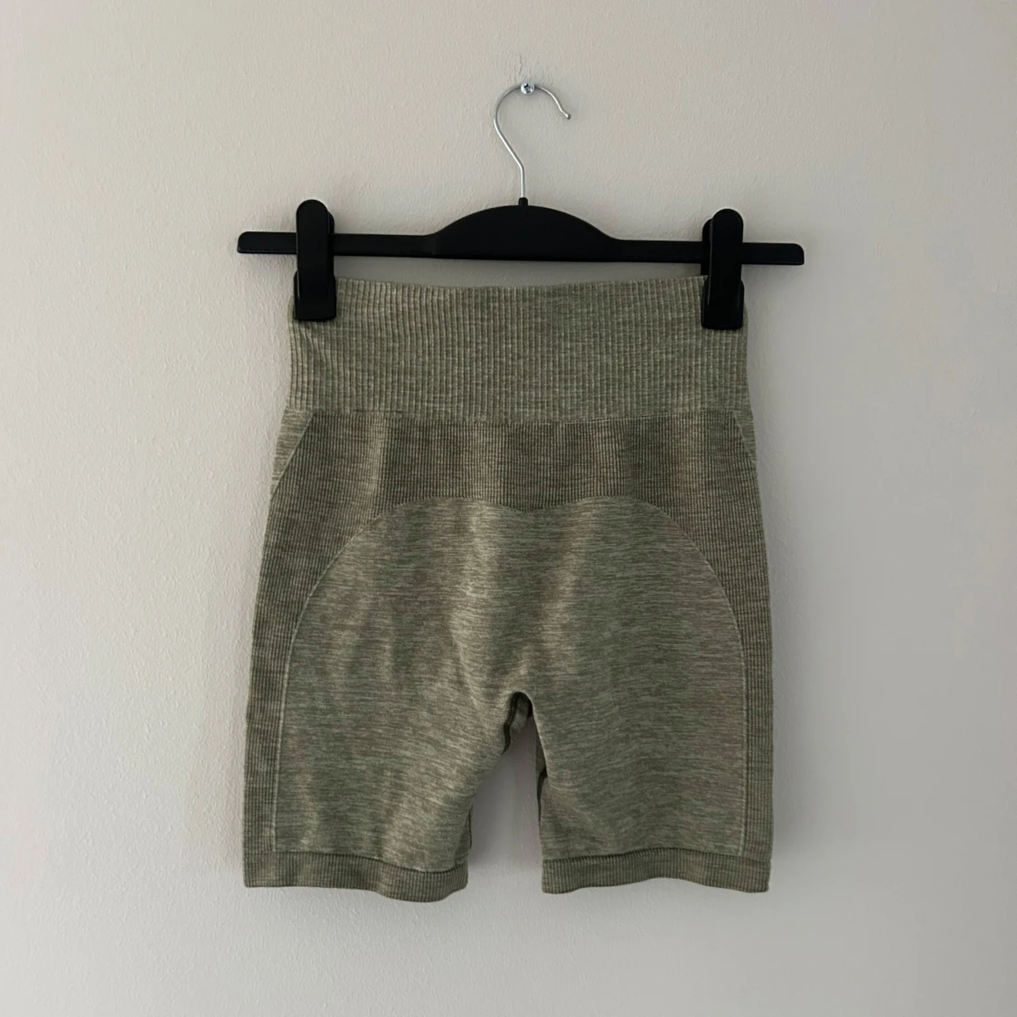 Gröna ribbade träningstights shorts - 3