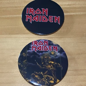 Iron Maiden pins - Pins med Iron Maiden.