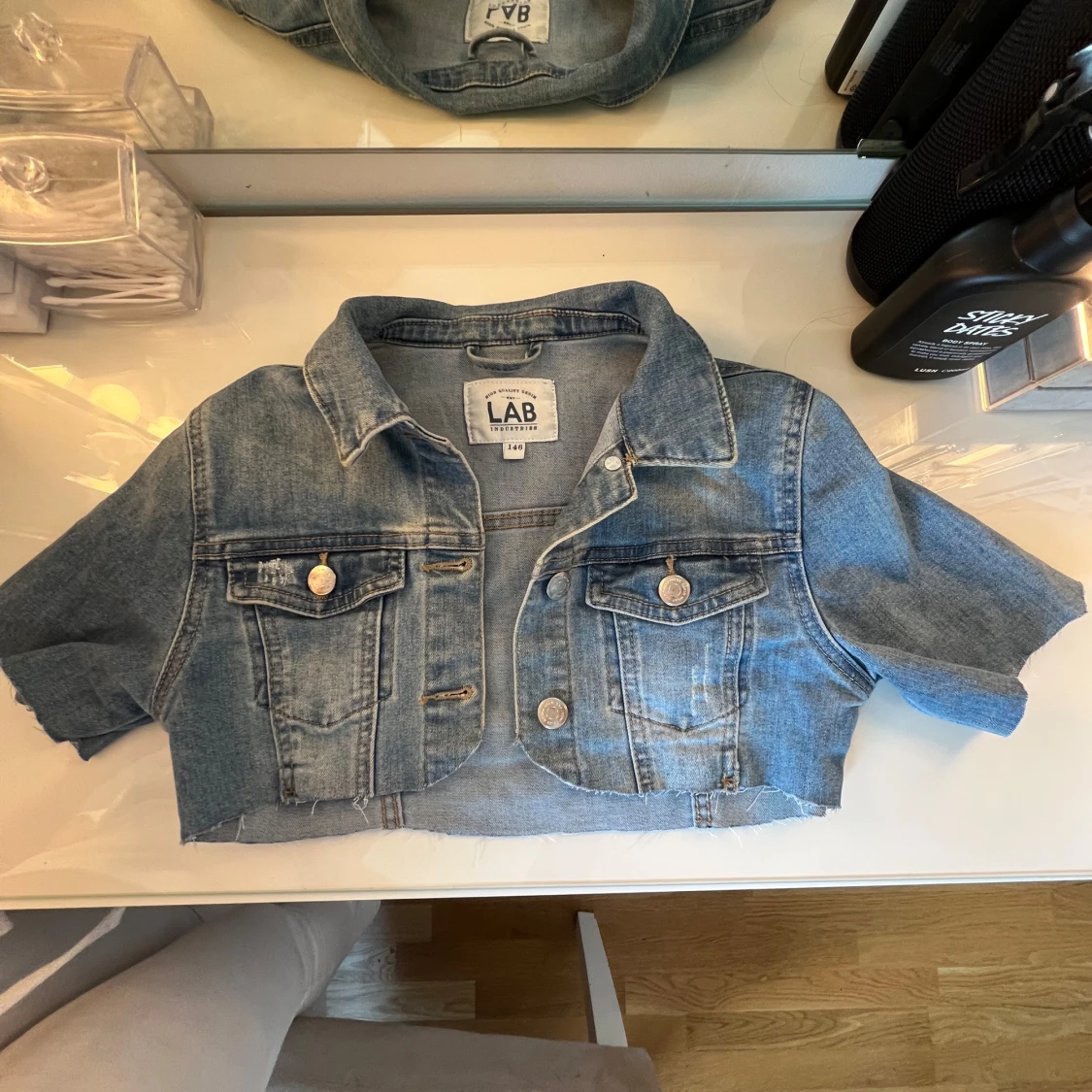 Borelo jeansjacka från LAB