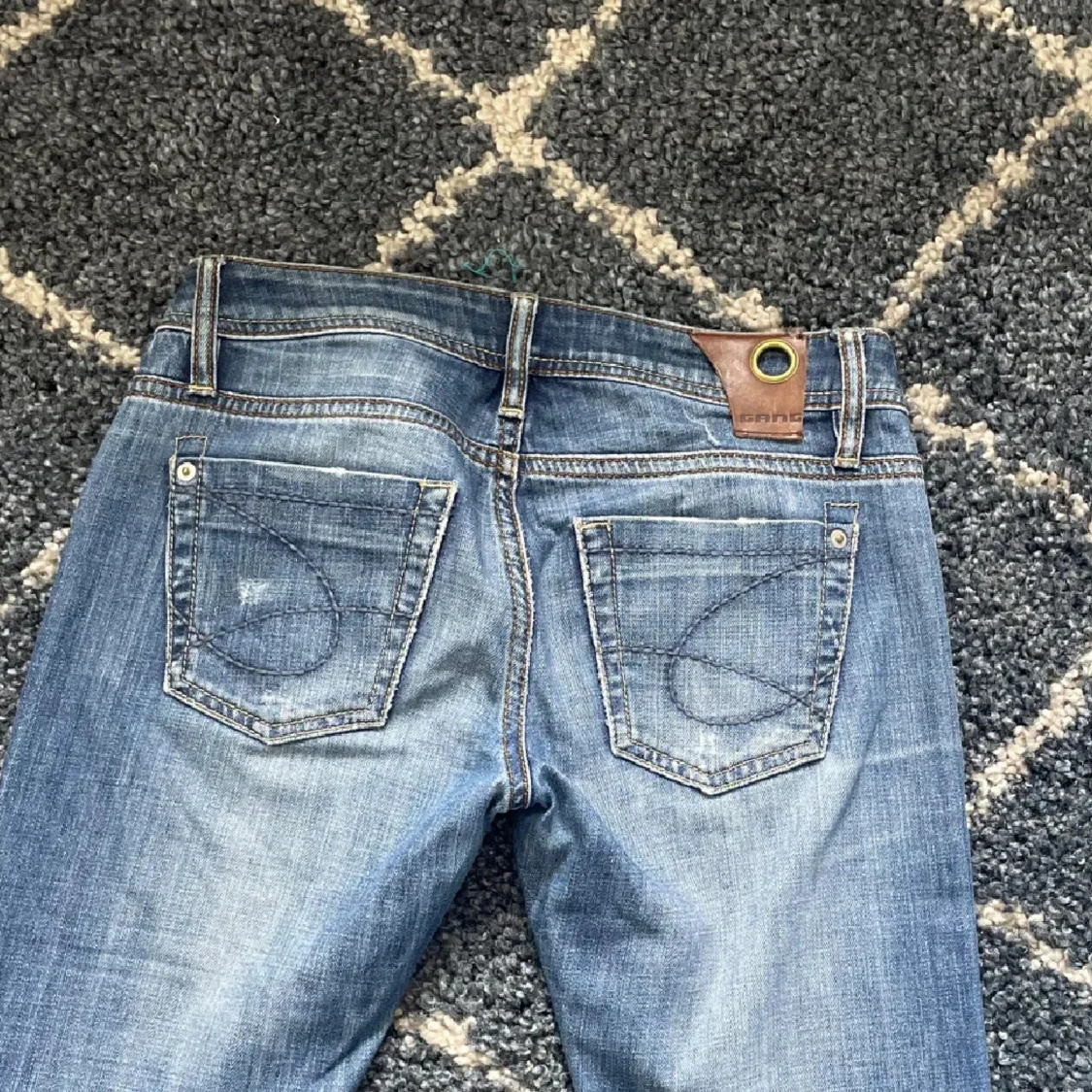Lågmidjade bootcut jeans från gang - 2