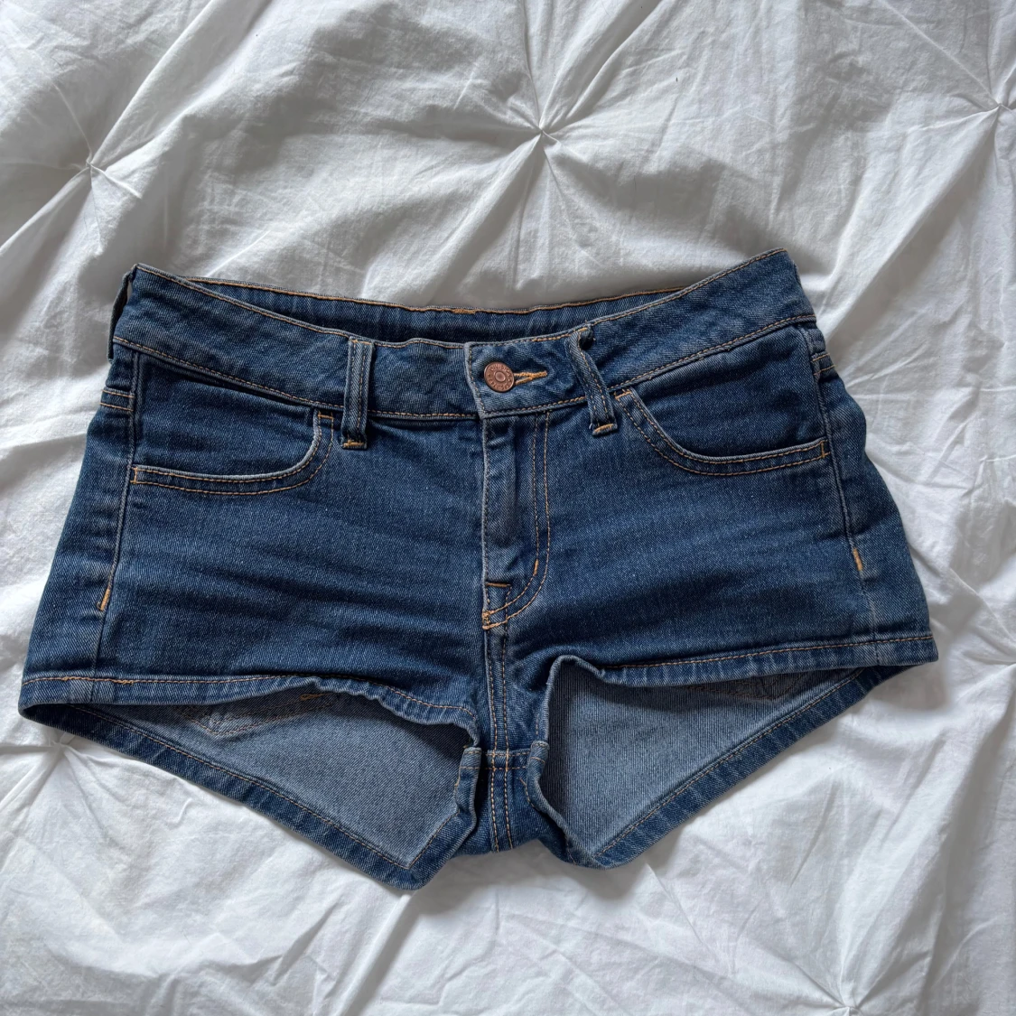 Blå jeansshorts från H&M