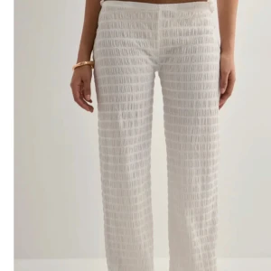 SÖKER DESS FRÅN NELLY I STORLEK XS  - SÖKERRRR KAN OCKSÅ GÅ BRA MED STORLEK S