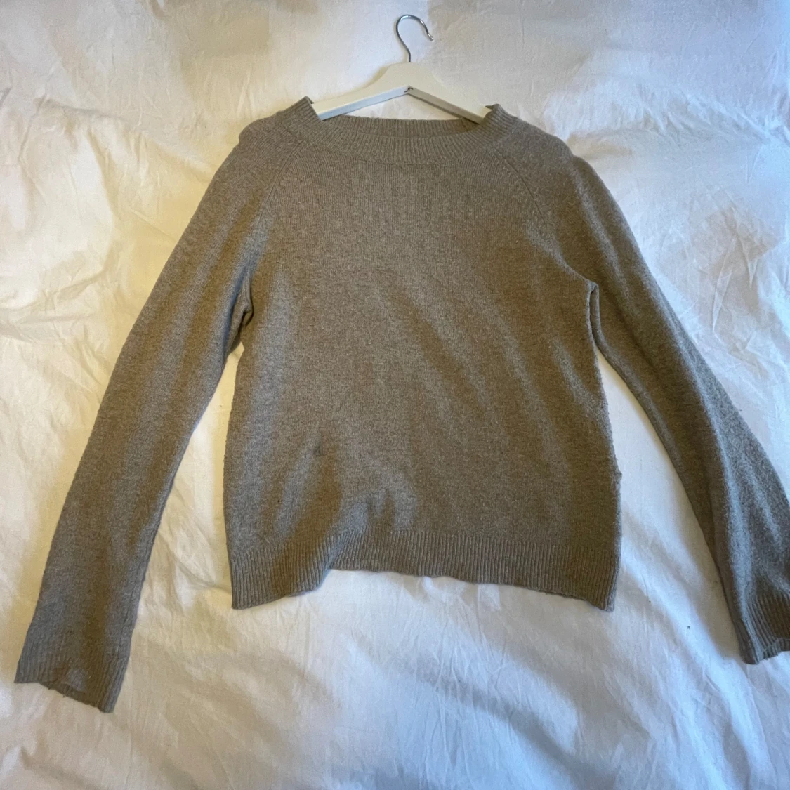 Beige stickad tröja 