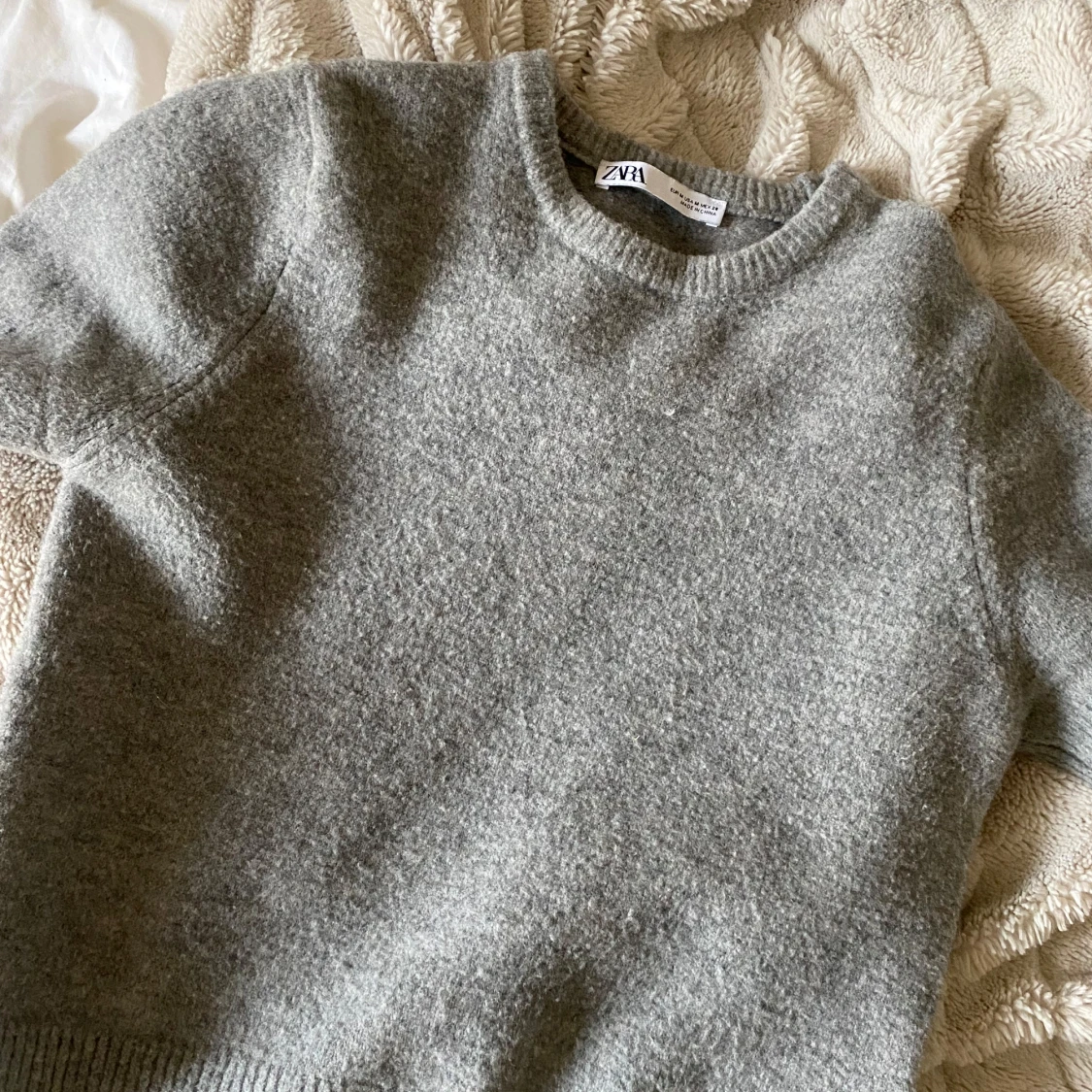 Grå stickad tröja från Zara - 1