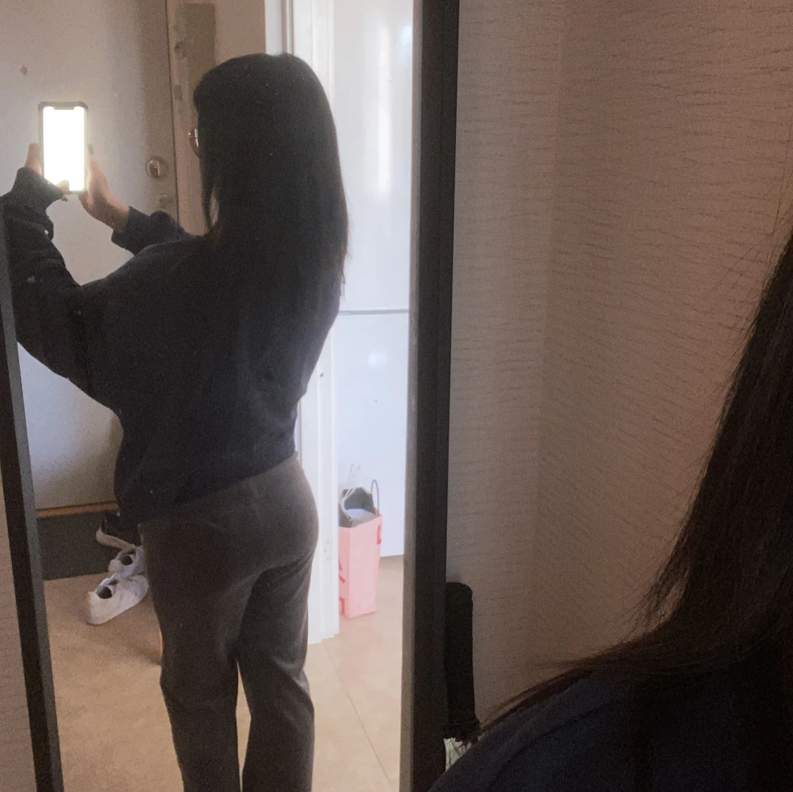 Mörkblå croppad sweatshirt från H&M Divided - 1