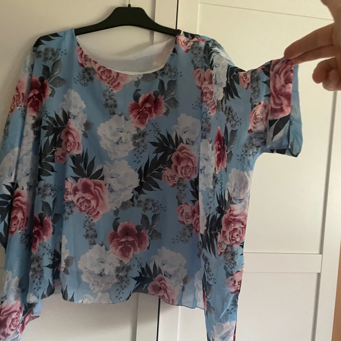 Blommig blå oversized blus - 2