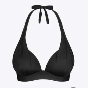Bikiniöverdel  - Bikiniöverdel från twilfit by Change lingerie. Endast använd 1 gång o är i väldigt bra kvalite. Nypris: 579. Säljer då den inte kommer till användning.
