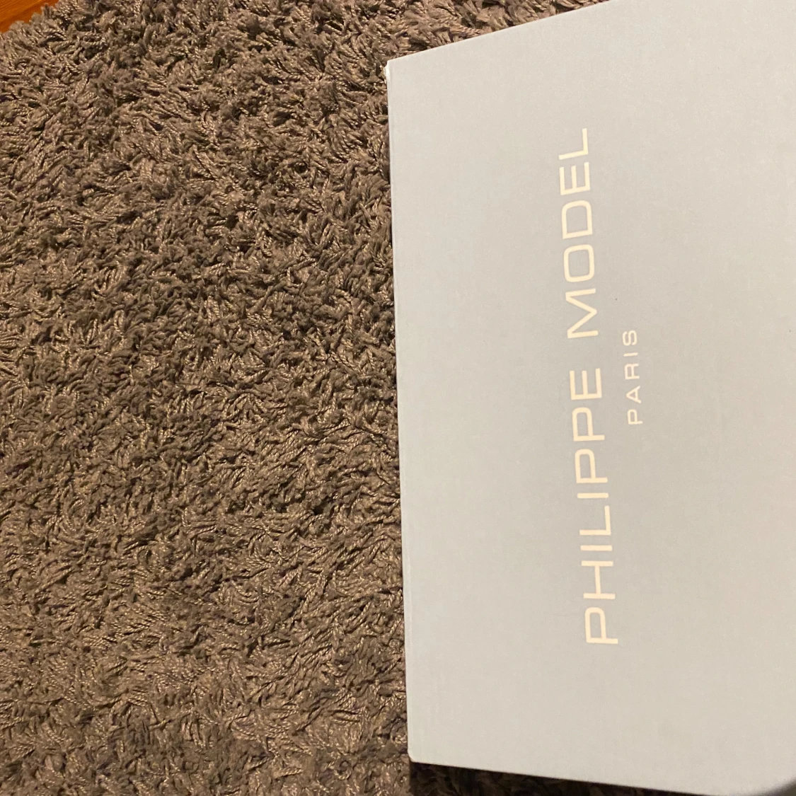 Beige sneakers från Philippe Model - 2