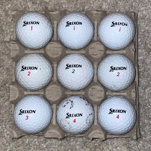 Srixon distance (9-pack) - Ett 9-pack Srixon golfbollar. A-skick. Säljes billigt. 