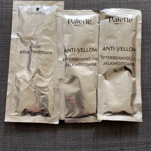 Schwarzkopf Palette efterbehandling för hårfärg - Tre silverfärgade engångspåsar med efterbehandling för hårfärg, varav en är Color After Treatment och två är Anti-Yellow. Perfekt för att vårda håret efter färgning och motverka gula toner.